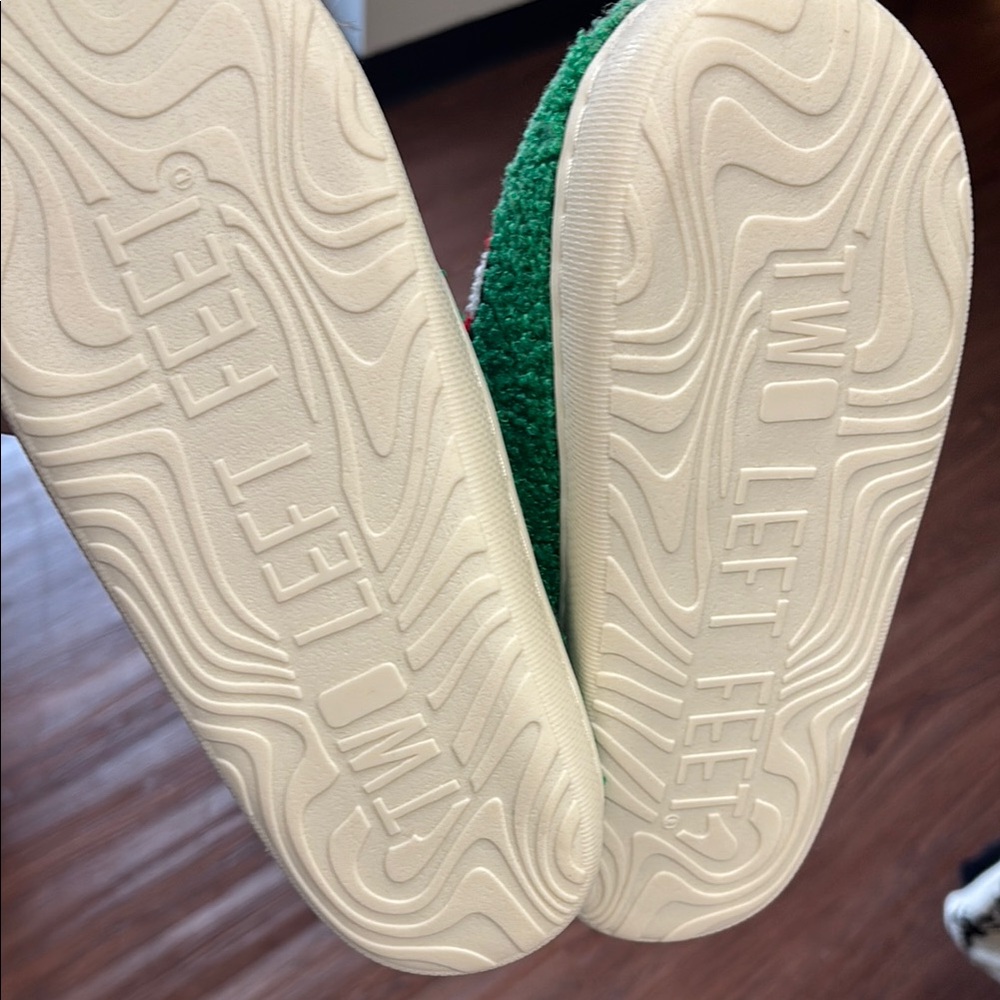 Green Peace Sign Slippers - Picture 2 of 4